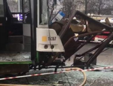 Μόσχα: Λεωφορείο παρέσυρε πεζούς που περίμεναν σε στάση - 3 τραυματίες (βίντεο)